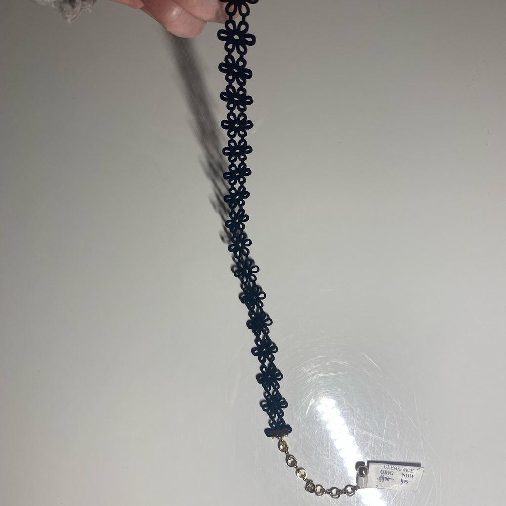 Black flower choker